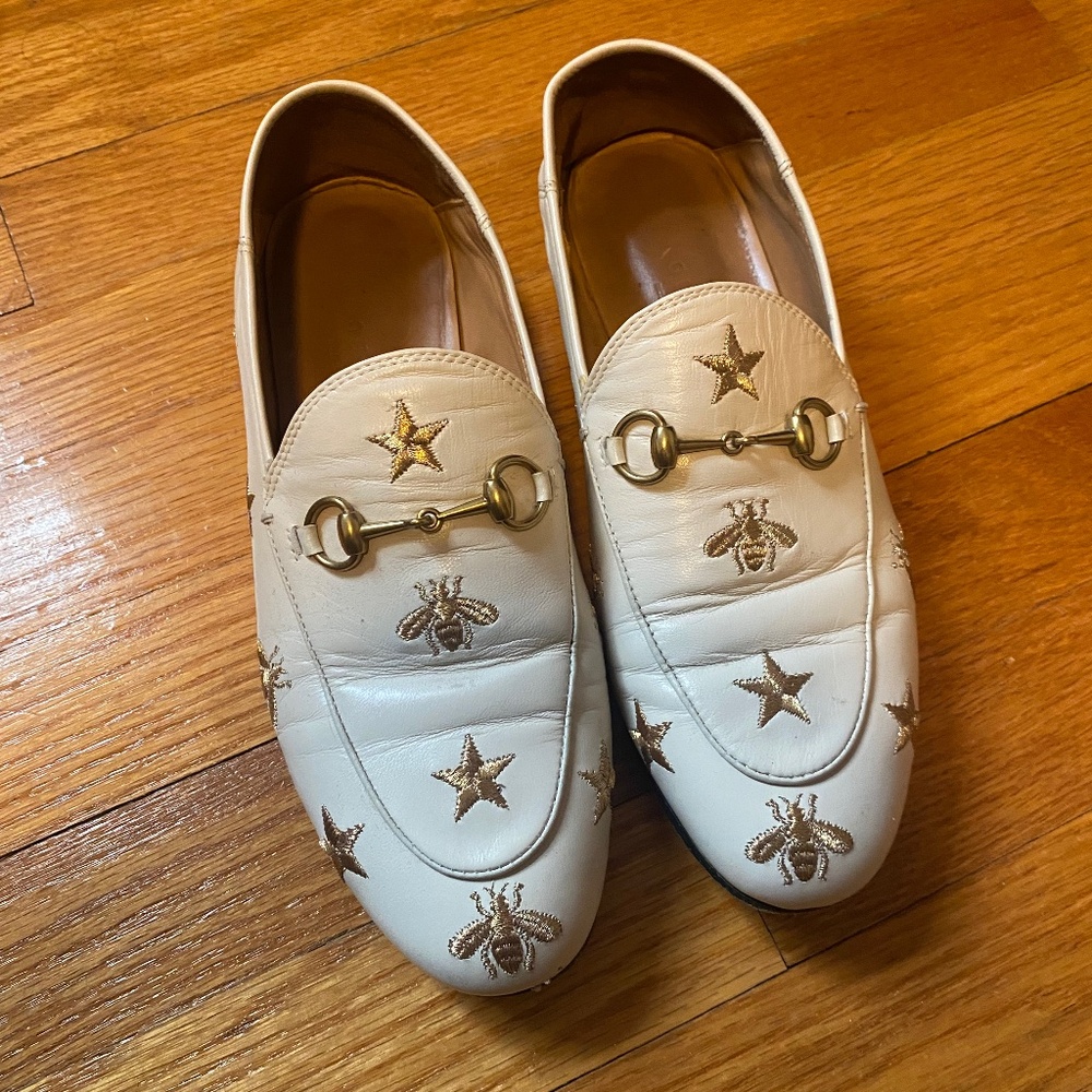 Gucci White Leather Horsebit Loafers with Gold Embroidery